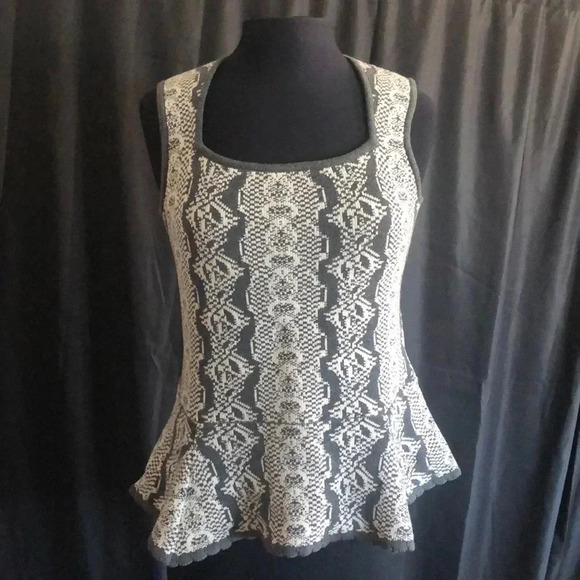 CABI Peplum Sleeveless Sweater vest - Picture 1 of 3